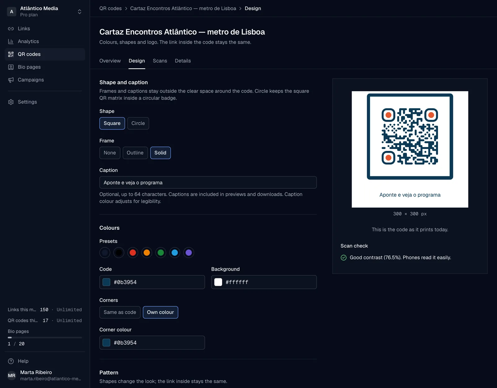 Designing a QR code with a frame and caption, with print guidance beside the preview